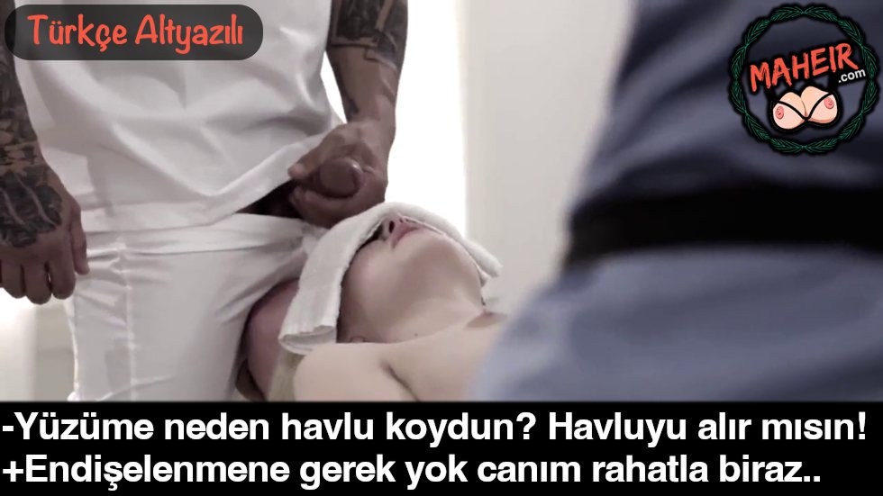 Alçak Herif Masaja Gelen Kızı Gözü Kapalıyken Taciz Ediyor