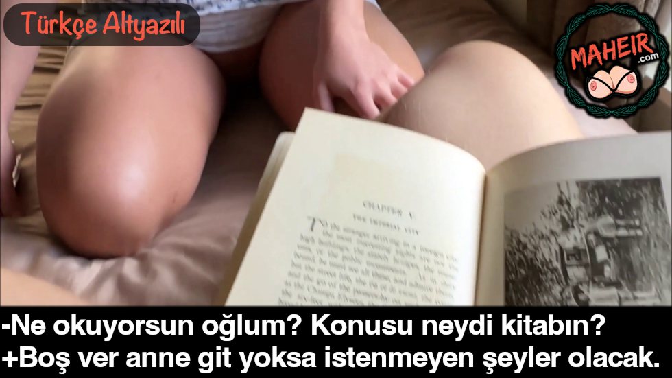 Kitap Okurken Annem Gelip Yanıma Oturdu Altına Baktım